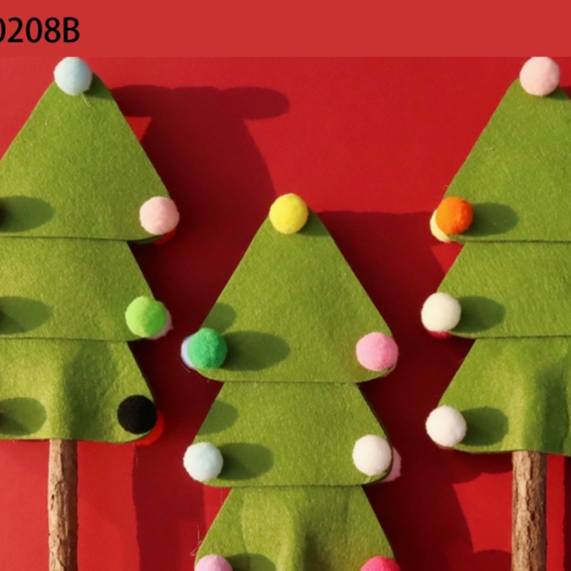 Catnip felt Christmas tree-shaped chew toy